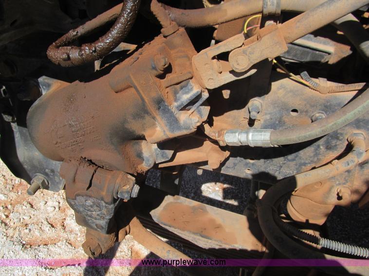 image for item F3053 2000 GMC C7500 digger derrick truck