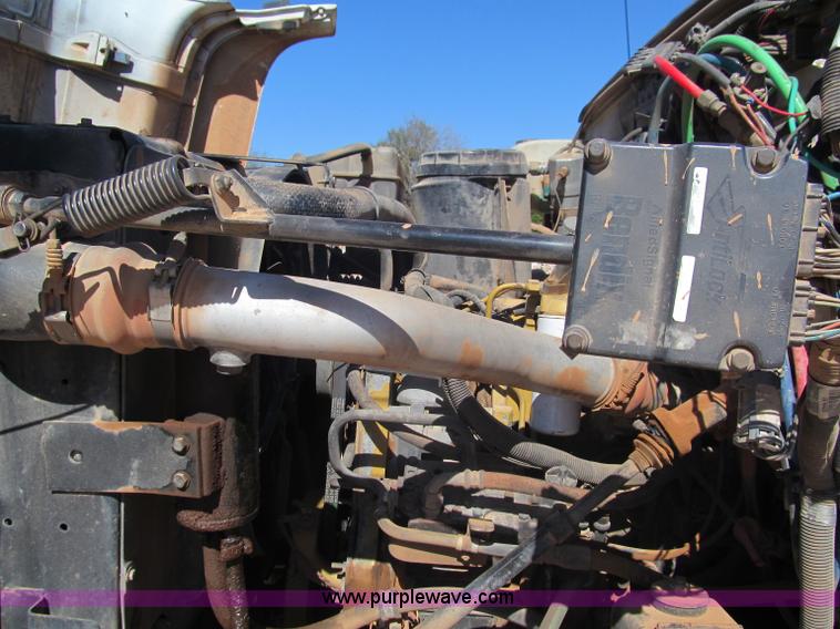 image for item F3053 2000 GMC C7500 digger derrick truck