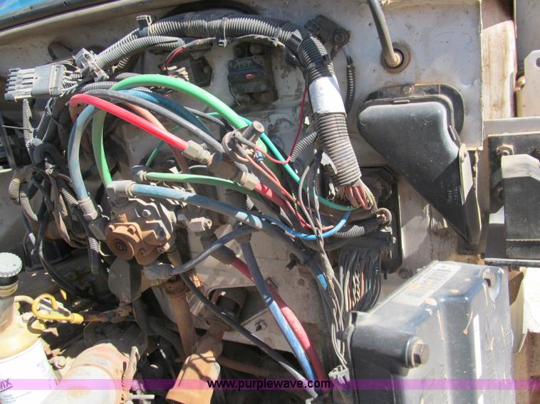 image for item F3053 2000 GMC C7500 digger derrick truck