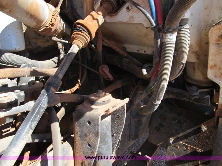 image for item F3053 2000 GMC C7500 digger derrick truck