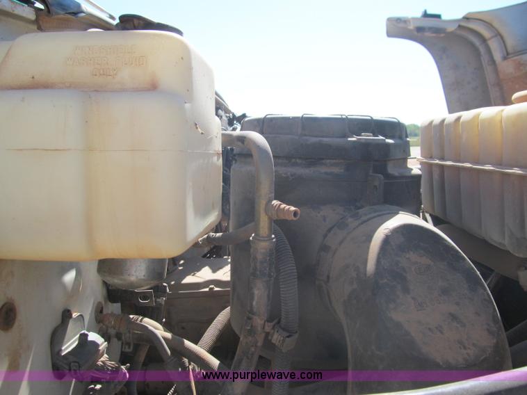 image for item F3053 2000 GMC C7500 digger derrick truck