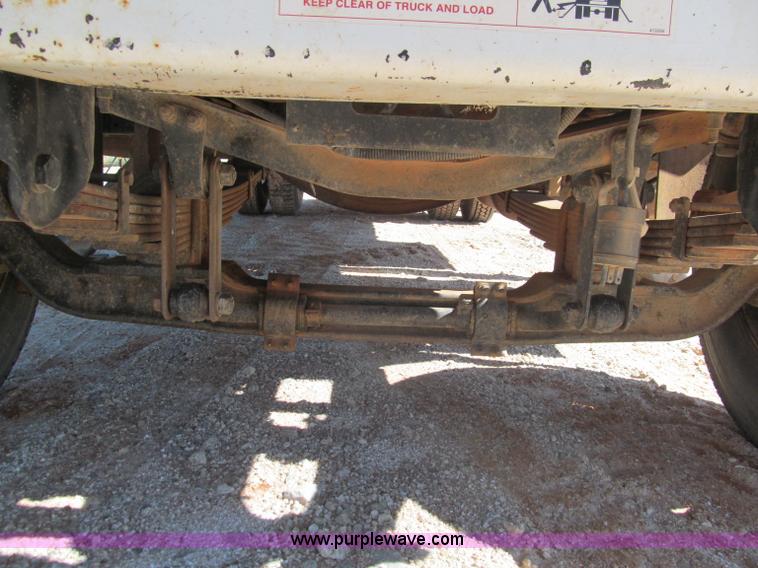 image for item F3053 2000 GMC C7500 digger derrick truck