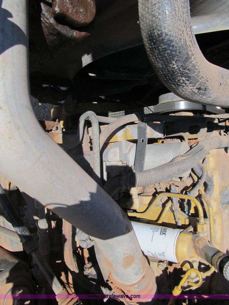 image for item F3053 2000 GMC C7500 digger derrick truck