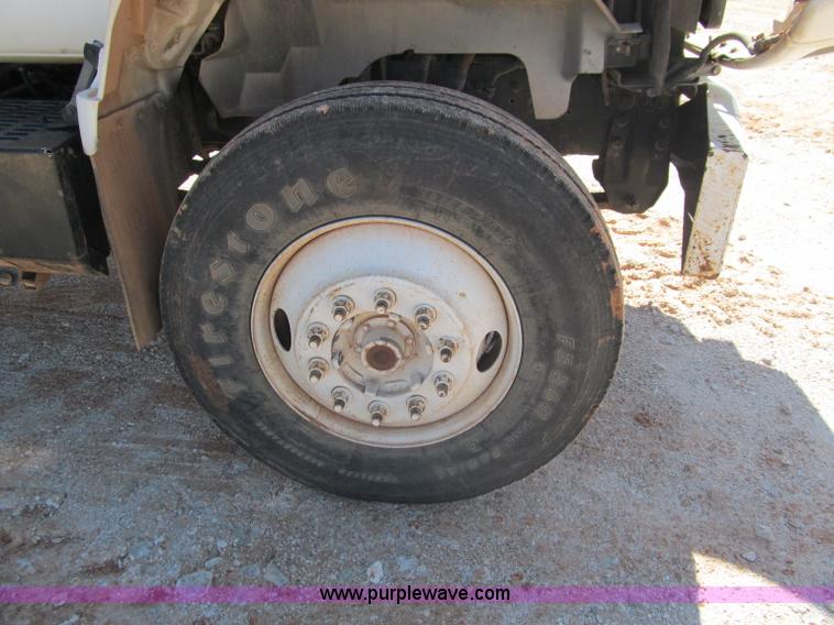 image for item F3053 2000 GMC C7500 digger derrick truck