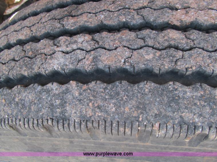 image for item F3053 2000 GMC C7500 digger derrick truck