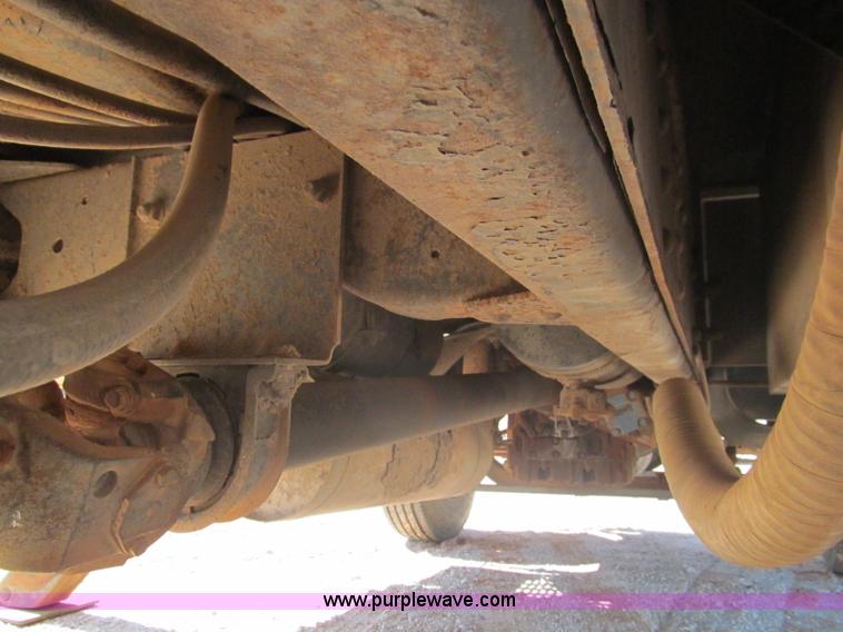 image for item F3053 2000 GMC C7500 digger derrick truck