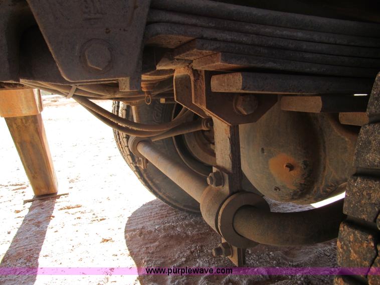 image for item F3053 2000 GMC C7500 digger derrick truck