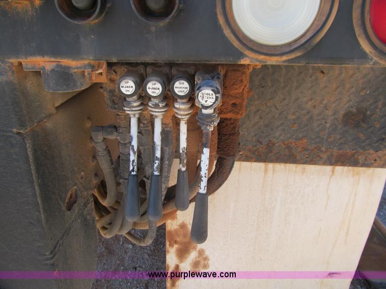 image for item F3053 2000 GMC C7500 digger derrick truck