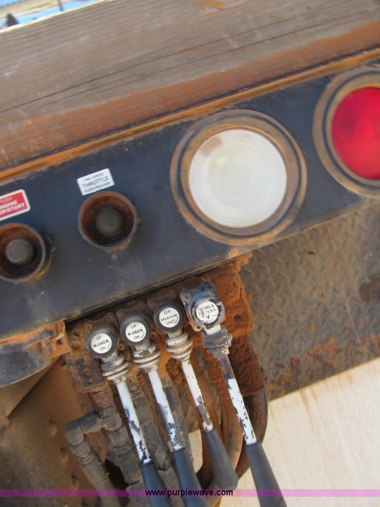 image for item F3053 2000 GMC C7500 digger derrick truck