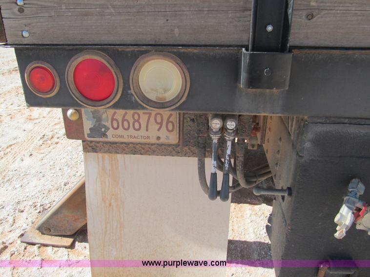 image for item F3053 2000 GMC C7500 digger derrick truck