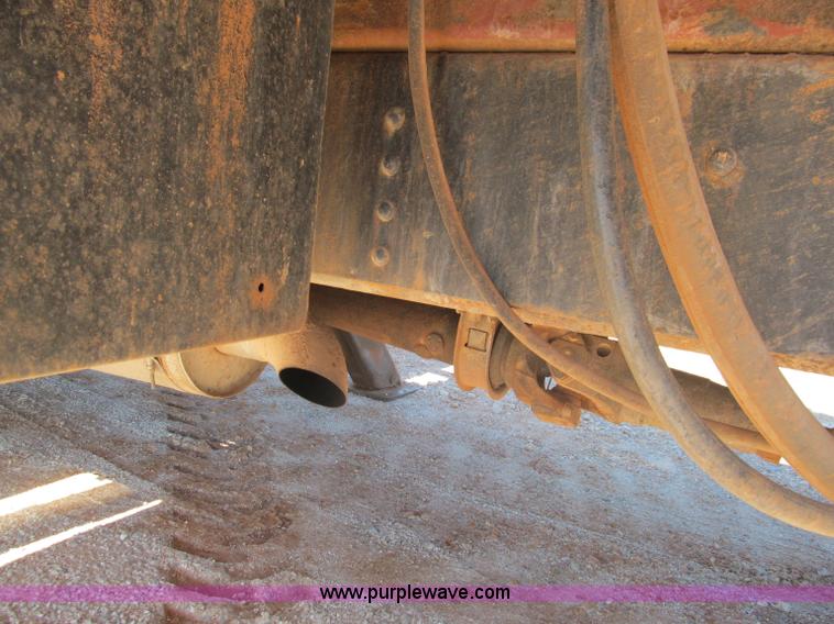 image for item F3053 2000 GMC C7500 digger derrick truck