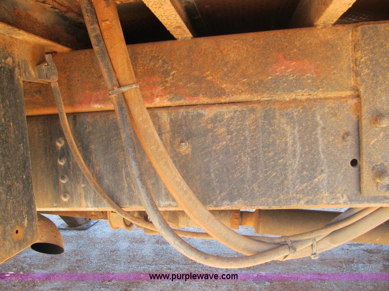 image for item F3053 2000 GMC C7500 digger derrick truck