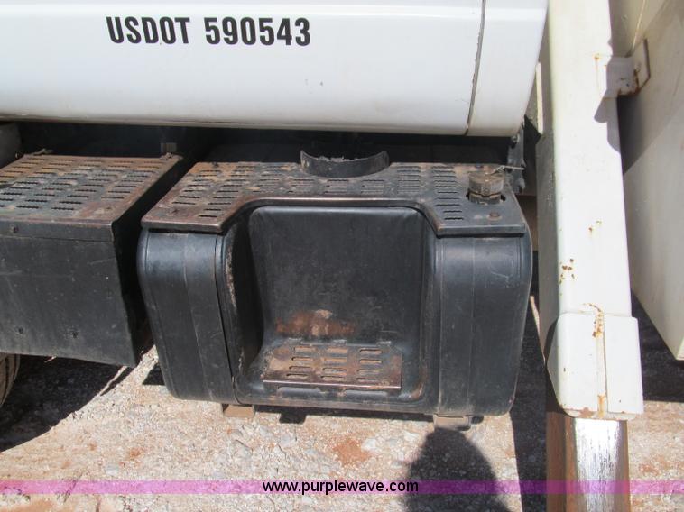 image for item F3053 2000 GMC C7500 digger derrick truck
