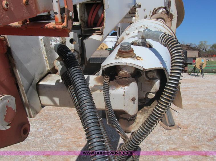 image for item F3053 2000 GMC C7500 digger derrick truck