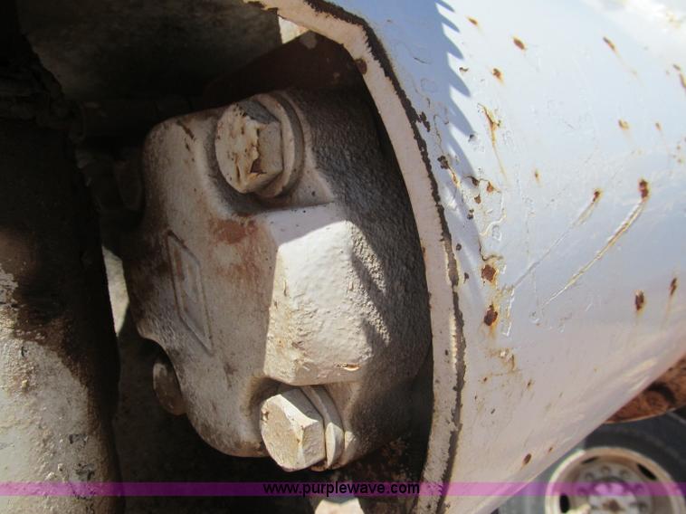 image for item F3053 2000 GMC C7500 digger derrick truck