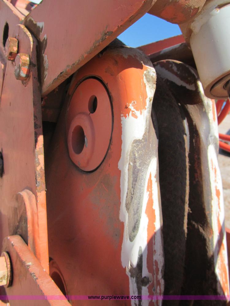 image for item F3053 2000 GMC C7500 digger derrick truck