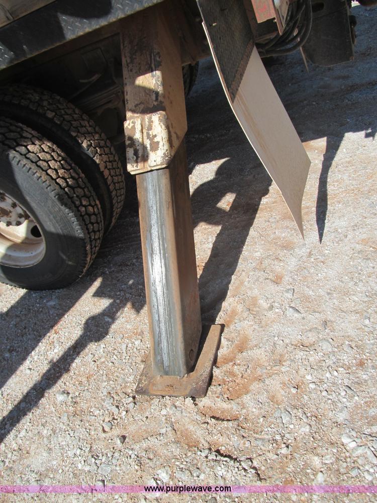 image for item F3053 2000 GMC C7500 digger derrick truck