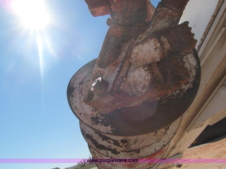 image for item F3053 2000 GMC C7500 digger derrick truck