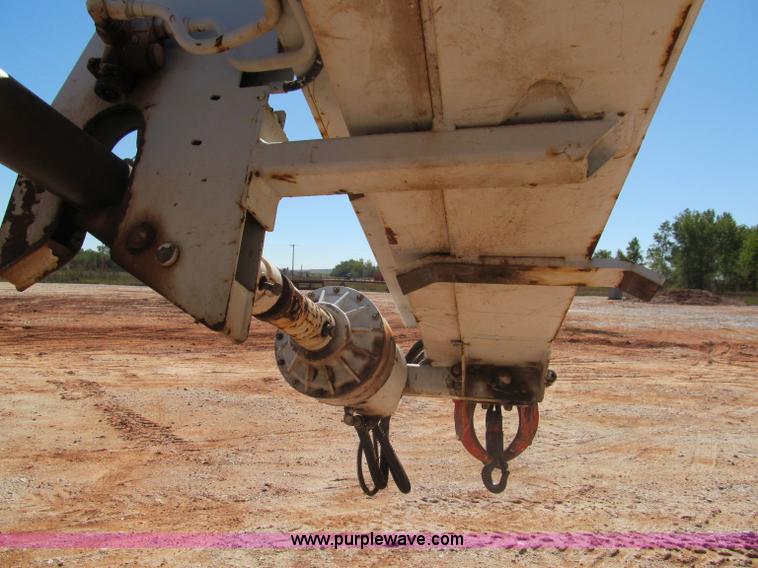 image for item F3053 2000 GMC C7500 digger derrick truck