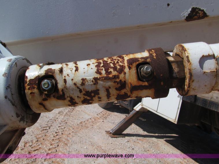 image for item F3053 2000 GMC C7500 digger derrick truck