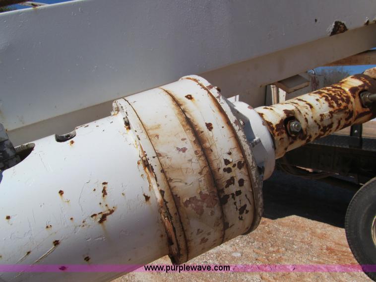 image for item F3053 2000 GMC C7500 digger derrick truck