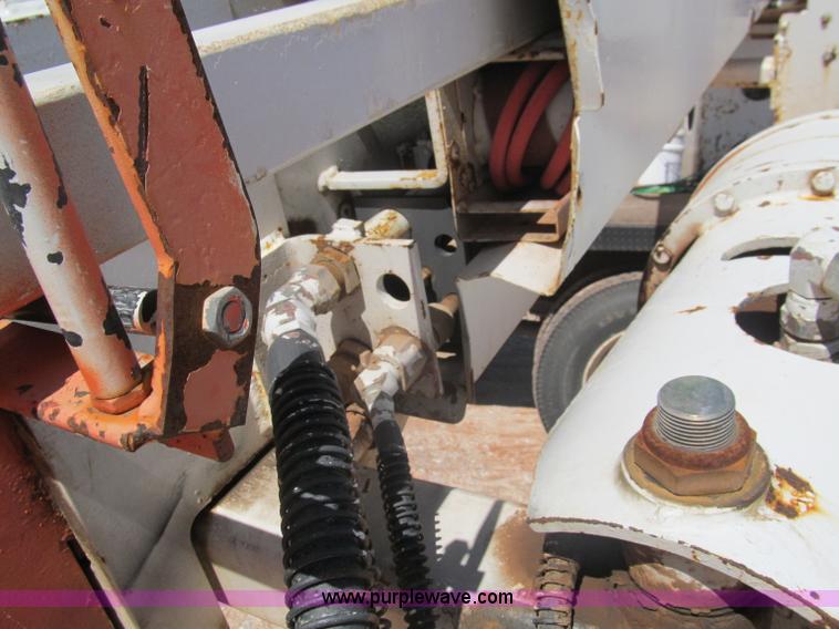 image for item F3053 2000 GMC C7500 digger derrick truck