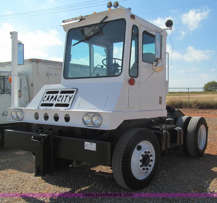 image for item F3057 1992 Capacity TJ4000 yard truck