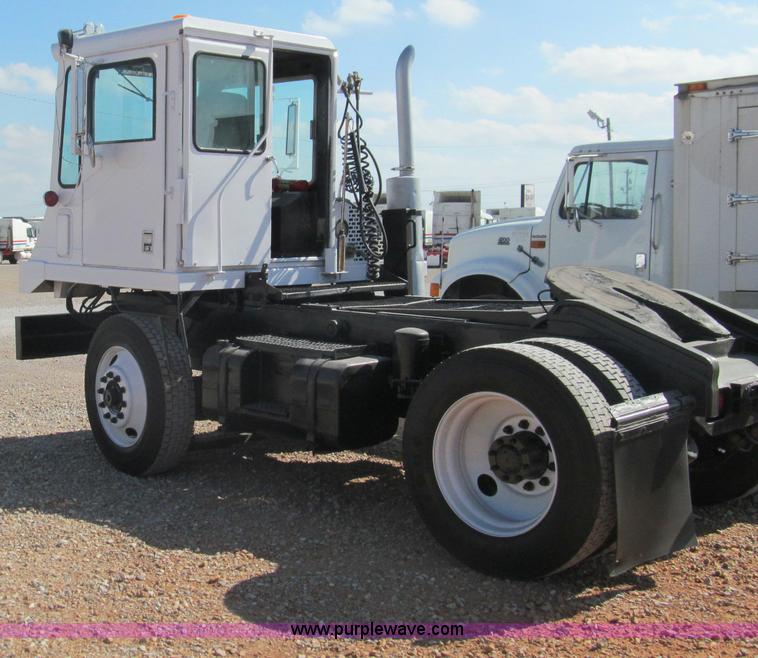 image for item F3057 1992 Capacity TJ4000 yard truck