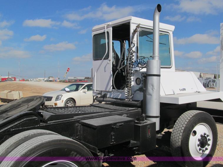 image for item F3057 1992 Capacity TJ4000 yard truck