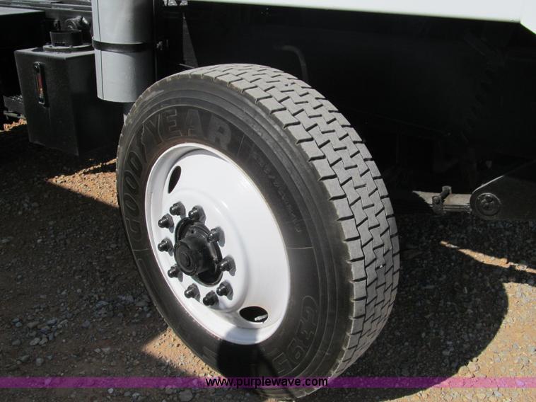 image for item F3057 1992 Capacity TJ4000 yard truck