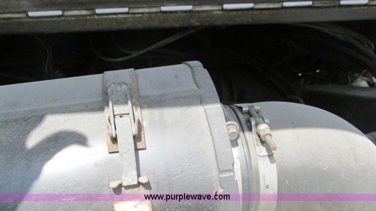 image for item F3057 1992 Capacity TJ4000 yard truck