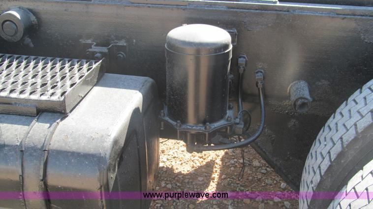 image for item F3057 1992 Capacity TJ4000 yard truck