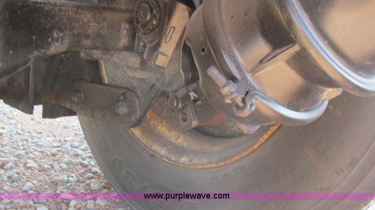 image for item F3057 1992 Capacity TJ4000 yard truck