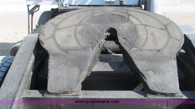 image for item F3057 1992 Capacity TJ4000 yard truck