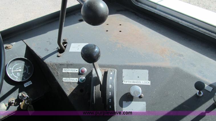 image for item F3057 1992 Capacity TJ4000 yard truck