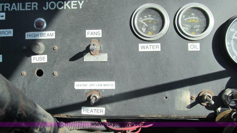 image for item F3057 1992 Capacity TJ4000 yard truck