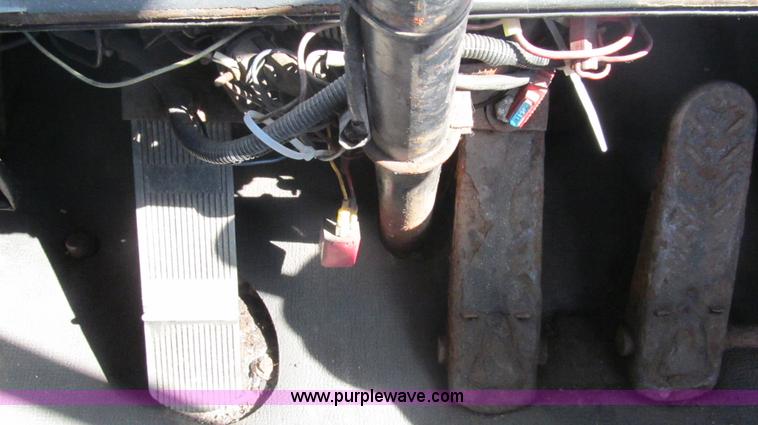 image for item F3057 1992 Capacity TJ4000 yard truck