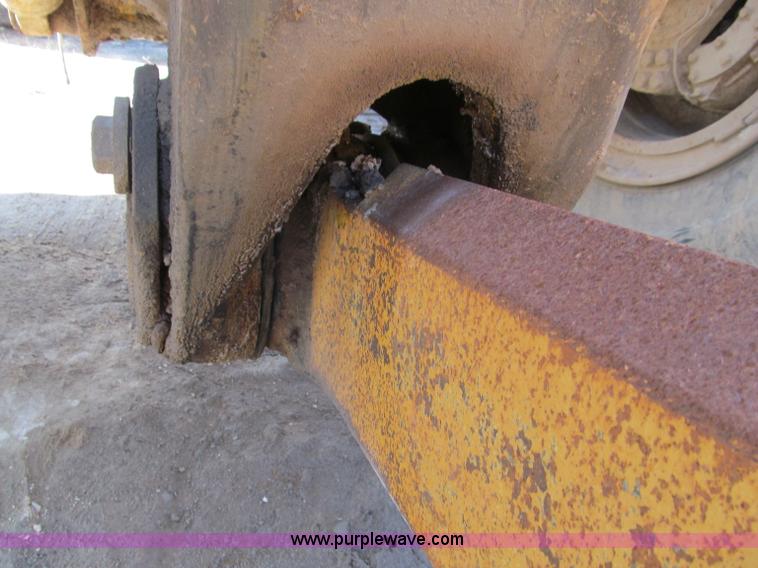 image for item F4609 Dresser 570 wheel loader