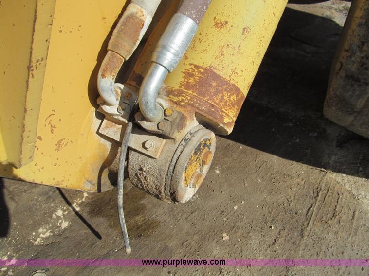 image for item F4609 Dresser 570 wheel loader