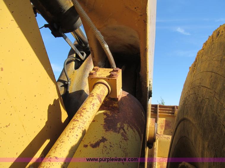 image for item F4609 Dresser 570 wheel loader