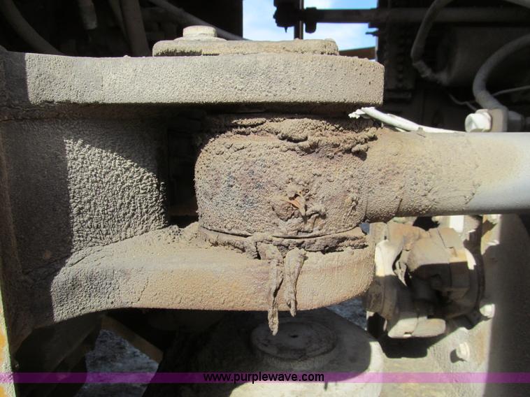 image for item F4609 Dresser 570 wheel loader