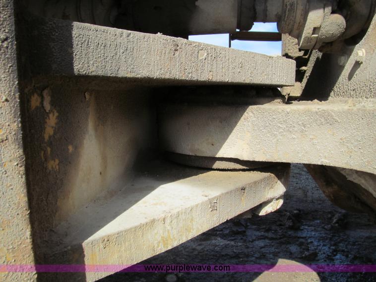 image for item F4609 Dresser 570 wheel loader