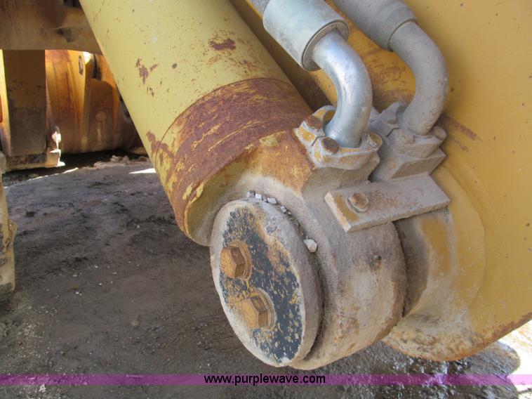 image for item F4609 Dresser 570 wheel loader