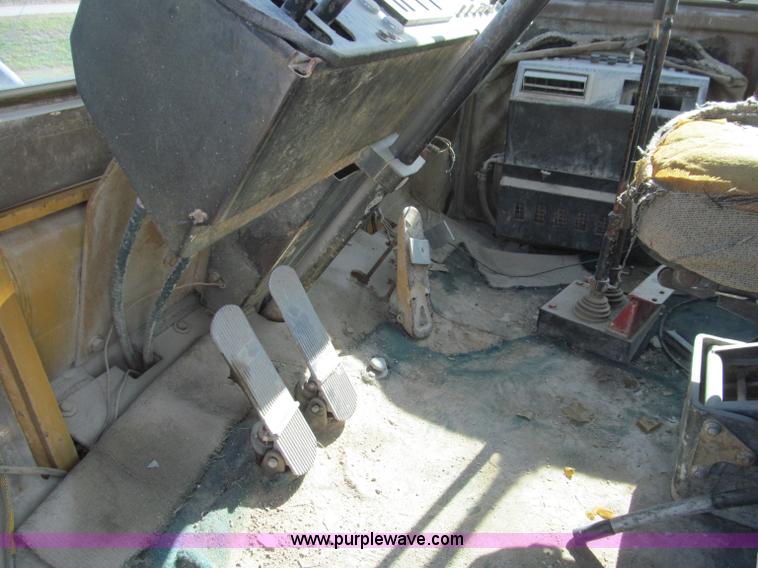 image for item F4609 Dresser 570 wheel loader