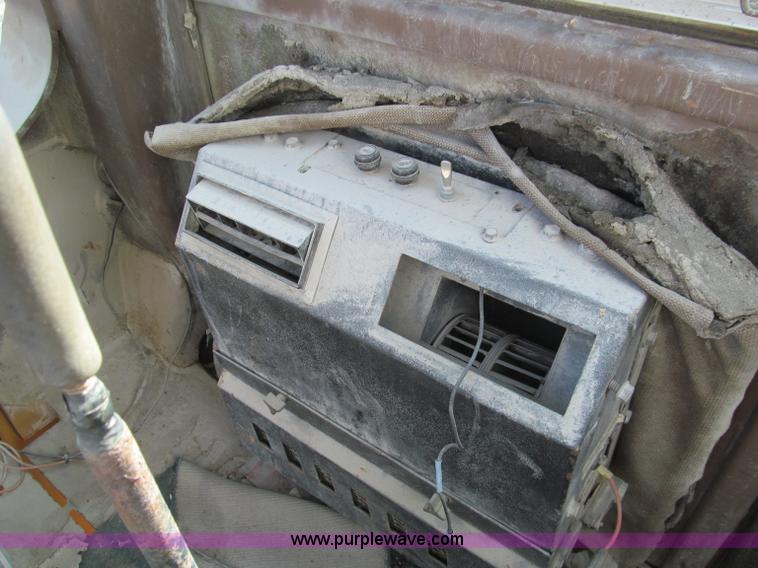 image for item F4609 Dresser 570 wheel loader