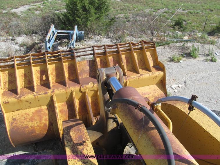 image for item F4609 Dresser 570 wheel loader