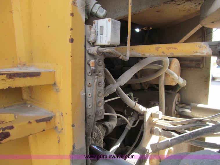 image for item F4609 Dresser 570 wheel loader