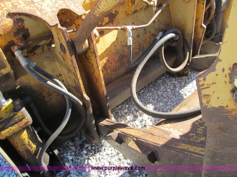 image for item F4618 1971 Caterpillar 951B track loader