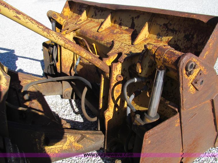 image for item F4618 1971 Caterpillar 951B track loader