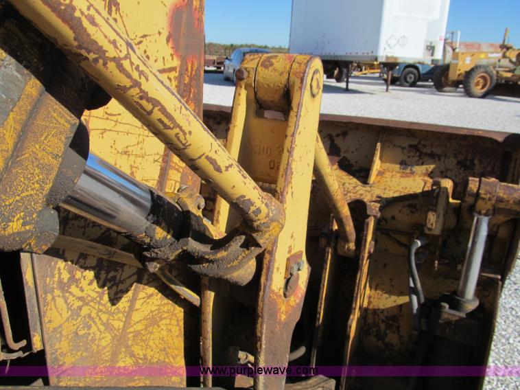 image for item F4618 1971 Caterpillar 951B track loader